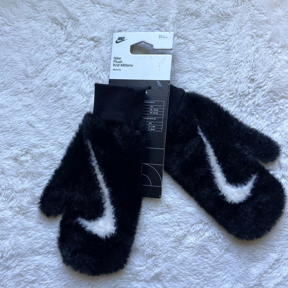 Nike Plush Knit Mittens Black White Faux Fur Swoosh Logo M/L N.100.8868.010.ML